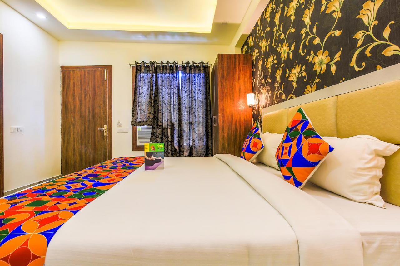 Fabhotel Star Of Taj Restobar Fatehabad Road Agra  Exterior foto